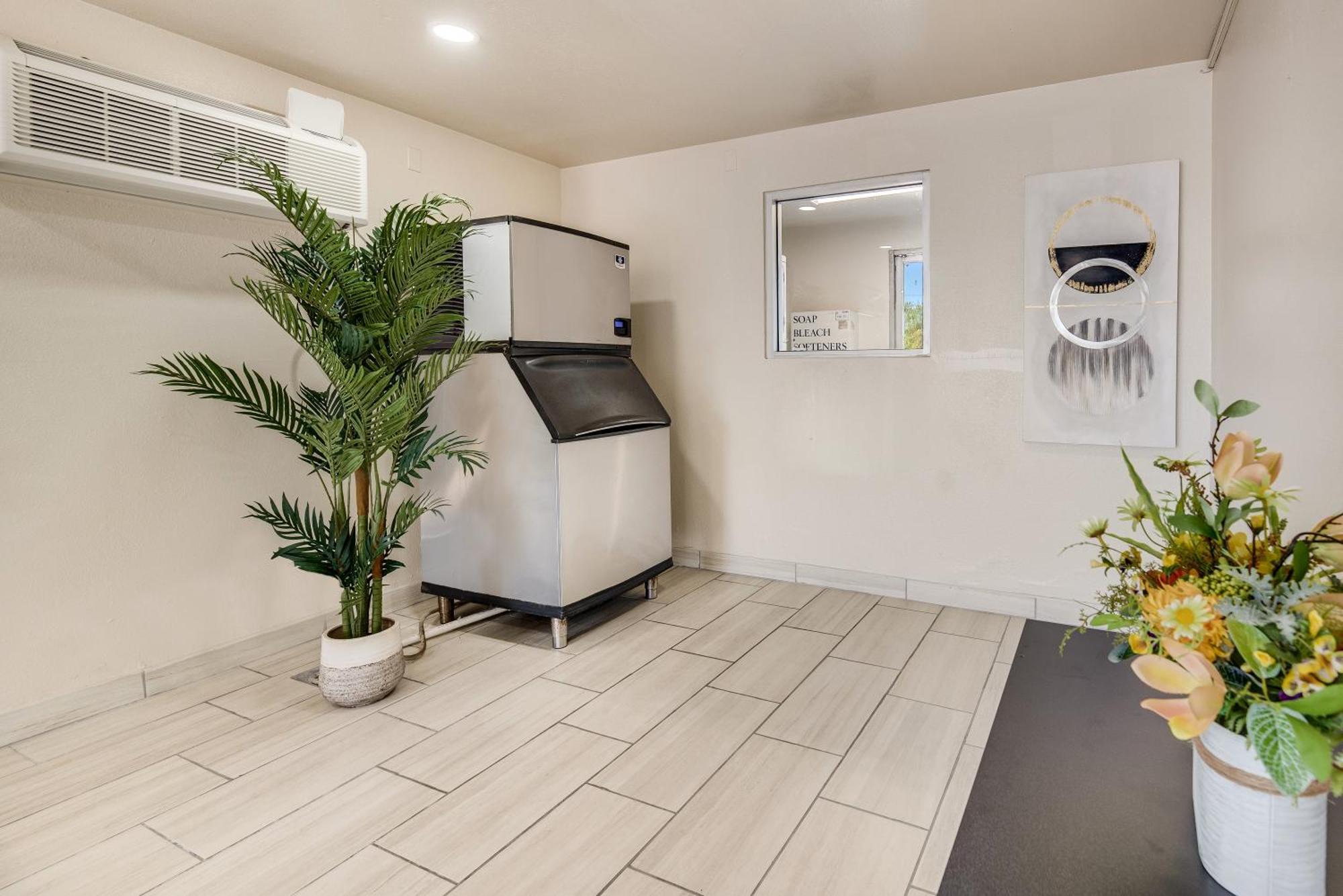 Econo Lodge Stockton Near I-5 Fairgrounds エクステリア 写真